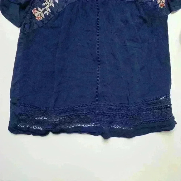 ALTAR’D STATE Blue Floral Lace Top Blouse Bohemian Style Sz. Small Short Sleeve - Picture 4 of 5